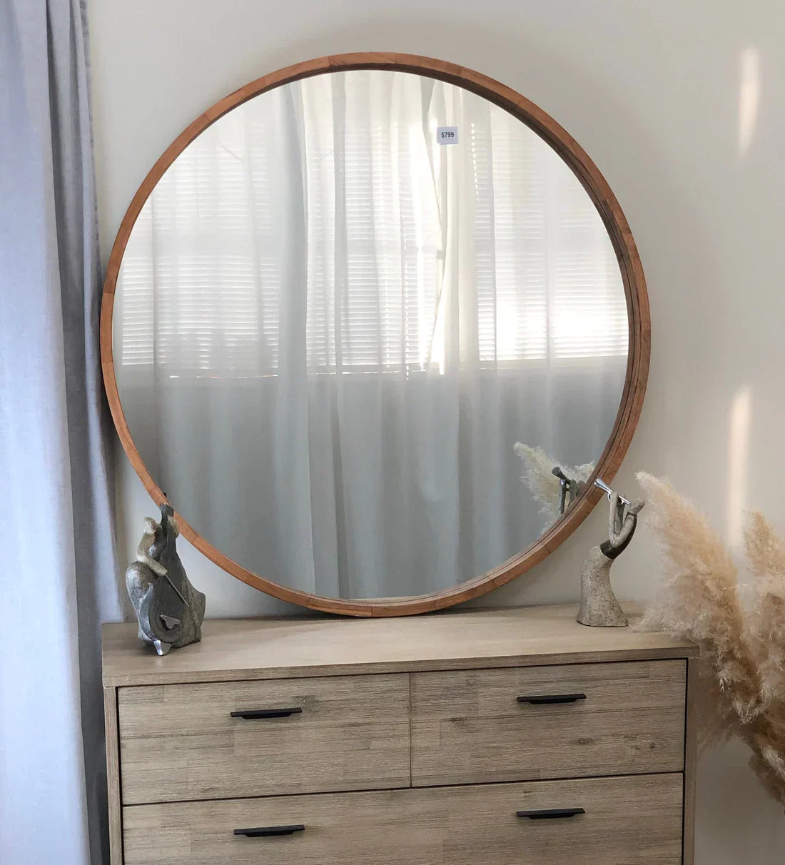 How to Hang a Dresser Mirror on the Wall: Easy Steps for Perfect Results