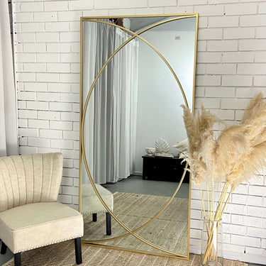 Anya Mirror
